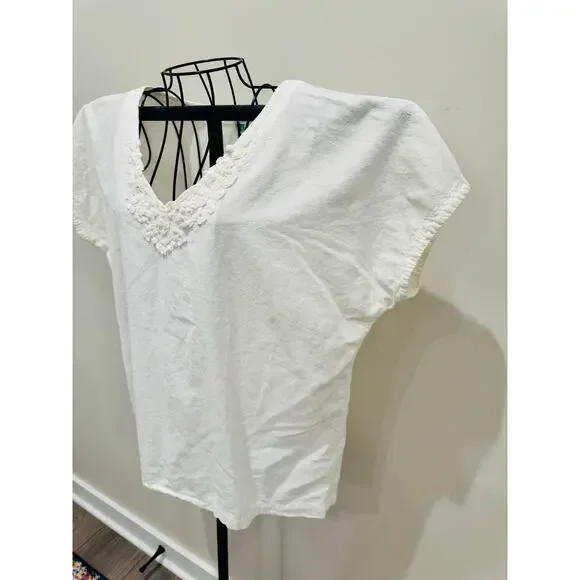 Cotton USA Women’s Small White V Neck Short Sleeve Top - Picture 2 of 6